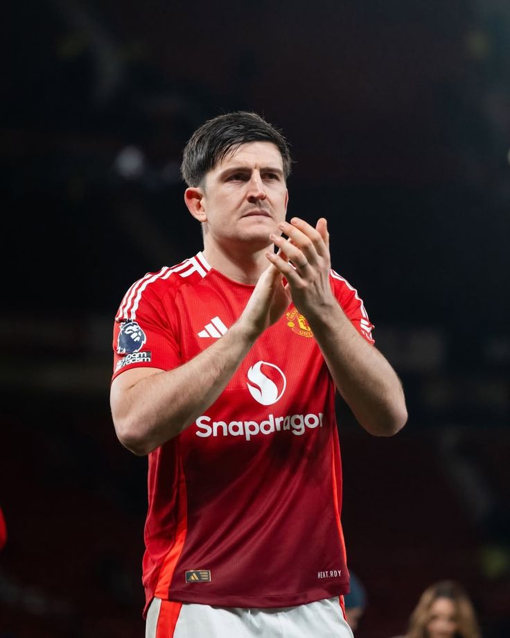 wallpaper Maguire