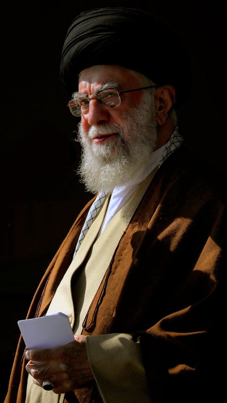 سید علی خامنه‌ای زندگی‌نامه